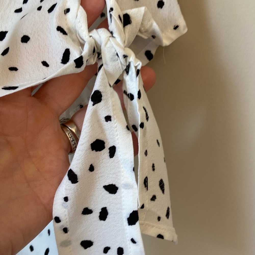 NWT She + Sky Black and White Off-Shoulder Blouse - Festival Wear Small - Large - Picture 4 of 11